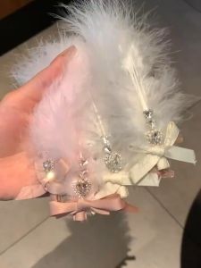 Hot girl fashion feather hairpin side clip bangs clip heart diamond bangs duckbill clip temperament hairpin suitable for weddings birthday parties daily socializing social media photo commemoration wedding photography
