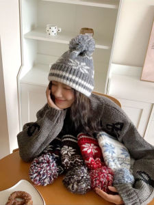 Mũ Len Dệt Kim Ấm Áp Hình Tuyết Và Quả Bóng Lông Cừu Mùa Thu Đông Phong Cách Ngọt Ngào Dễ Thương Cho Nam Và Nữ Mũ Thời Trang Cổ Điển Mới 2024