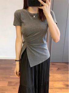 Áo Thun Nữ Tay Ngắn Ôm Vừa Vặn Màu Xám Mùa Hè 2025 Mới Cổ Tròn Màu Trơn Dài Ngắn Không Đều Quần Áo Công Sở