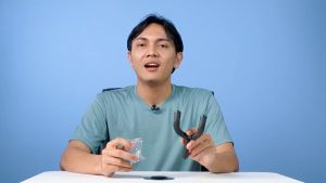 Promo Stand Gitar gantung dinding atau wall stand Import besi kl30