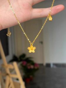 Gold Sakura Necklace for Women Ins Luxury Non-Fading High-End Sweater Chain Clavicle Chain Gift for Girlfriend Fashion Jewelry