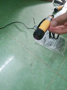 Cảm biến quang cảm biến vật cản NPN E3F-DS30C4 PNP E3F-DS30P1. Cảm biến tiệm cận cảm biến hồng ngoại