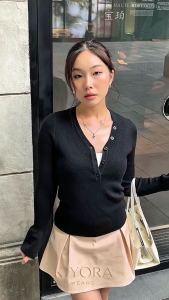 Kiyorawears - East Reverie | Carrie Long Sleeve Top / Premium Knit Top / Hijab Friendly / Atasan Kekinian / Baju Atasan Wanita Terbaru / Atasan Rajut Lengan Panjang / Basic Blouse / Sweater Top / Casual Top / Korean Style