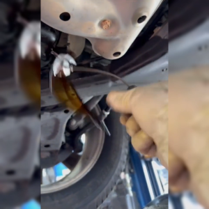 ไขควงดูดน็อตอ่างน้ำมันเครื่อง อ่างน้ำมันเครื่อง ถอดน็อต อุปกรณ์ถอดอ่างน้ำมัน อุปกรณ์พิเศษ ถอดง่าย มือไม่เปื้อน ส่งจากไทย สินค้าพร้อมส่ง