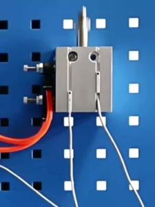 Freely Installable Cylinder