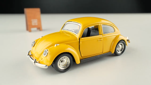 1/36 Alloy Tailstock Classic Model Children Retro Car Exquisite Desktop Ornament Interesting Inte Birthday Festival Gift