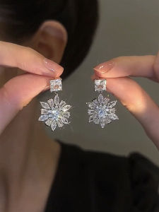 S925 Pure Silver Earring for Women 2023 New Luxury Lightweight Fashionable Korean-style Snowflake Earrings High-end Sensation in Summer