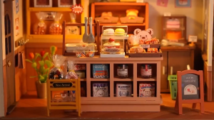 [Rolife Beckas Baking House]ชุดโมเดลตัวต่อไม้ บ้านตุ๊กตา ของสะสมแต่งบ้านDIY มีแสงไฟ โมเดลร้านเบเกอรี่ของเบคก้า พร้อมส่ง