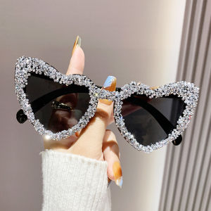 Vintage Heart Shaped Sunglasses with Rhinestones Women 2025 New Original Sweet Sun Glasses Trendy Brand Decorative Shades