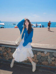 เสื้อคาร์ดิแกนถักสีน้ำเงิน Klein สำหรับผู้หญิง ฤดูใบไม้ร่วง/ฤดูหนาว สไตล์เกาหลี อบอุ่น แขนสั้น เสื้อคลุมกันหนาว ขนาดเล็ก เสื้อคลุมกันหนาว