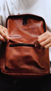 Ransel Laptop Pria Kulit Premium: Keunggulan & Tips