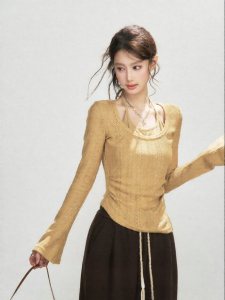THROUS | Áo Thun Tay Chuông Đính Kim Sequin Thiết Kế Rỗng Dây Quai