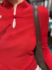 Retro European Style Knitted Sweater Womens Comfortable Hollow out Woolen Shirt Button Design Autumn Winter High End Fashion Slim Fit