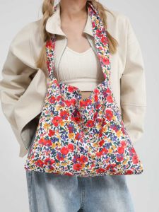 Large Capacity Floral Canvas Tote Bag Womens Underarm Single Shoulder Retro Bag Fashionable Trendy Bag Shopping Bag Shape