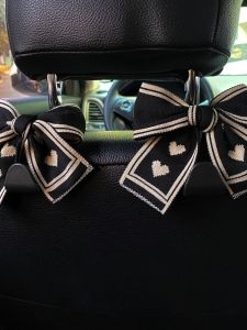 High-End Car Seat Back Hooks Butterfly Knot Storage Organizer Hooks Rotatable Plastic Car Interior Accessories Seat Back