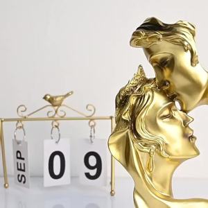 Lovers Statue Craft Sculpture Mini Resin Lovers Statue Figurine Kissing Posture Model Craft Sculpture Ornament Home Decor
