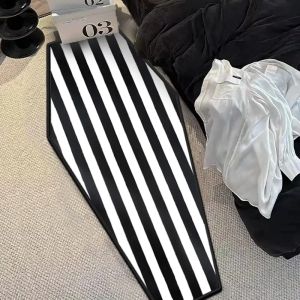 VIKAMA Gothic Coffin Crown Series พรมทนทานล้างทําความสะอาดได้ตกแต่งบ้านฮาโลวีนสร้างสรรค์ตกแต่งพรมข้างเตียงพรม