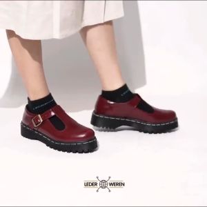 Leder Loafer Wanita: Memahami Sepatu Leder Elegan