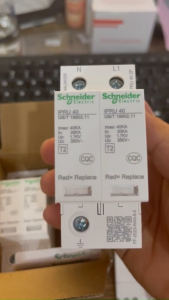 Thiết bị chống sét lan truyền dân dụng AC 2P 40KA Schneider