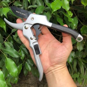 Kéo cắt cành cộng lực Nhật hiệu SK5 hàng chính hãng rất sắc bén bền không rỉ sét cầm nhẹ nhàng