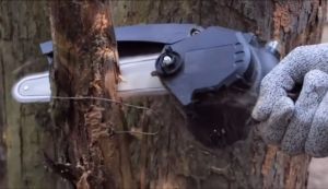 6 inch Cordless Chainsaw Portable Hand Wood cutter machine Cordless chainsaw with battery Rechargeable chain saw machine cutting machine Tree cutter machine