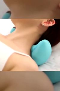 SPEEDS Bantal Pijat Leher Bentuk C-Rest Pillow / Pereda Sakit Neck Relaxer Tulang Belakang 019-32