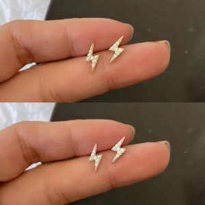 ต่างหูเม็ดกลมสายฟ้าคริสตัลแฟชั่นเรียบง่ายเครื่องประดับอัญมณีสวยนักเรียนแฟน