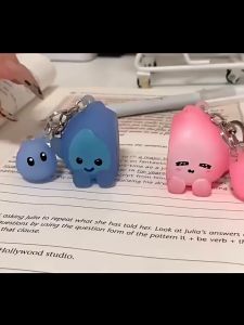 [ready]Luminous version Gantungan Kunci/Gantungan Kunci Couple Magnet Charmander/Pasangan Keychain/Beli 1 Dapat 2