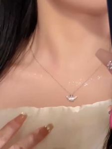 Kalung Malaikat Mahkota Wanita: Fashion Mewah & Kilau Desain Sederhana