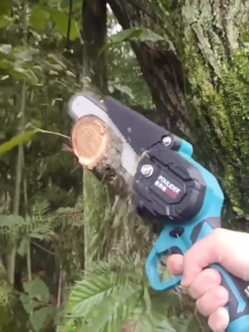 BOSCH Chainsaw Cordless Chainsaw 6inch Mini Chainsaw Gergaji Elektrik Saw Wood Cutter Mesin Potong Pokok