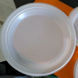 1 PAK 50 pcs PIRING PLASTIK 7 UKURAN KECIL P7 PUTIH SUSU ACARA PESTA PARTY KUE SEKALI PAKAI DISPOSABLE TEMPAT MAKAN TEBAL ECER
