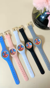 【COD】Jam Tangan anak Spiderman ! Tali Karet Nyaman Cincin Emas Keren - Karakter Marvel Paling Favorit!