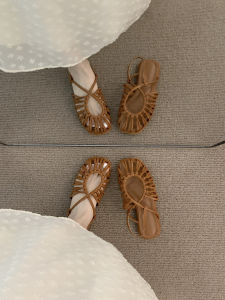 French Style Brown Toe- Covered Sandals Women Soft Bottom Beach Roman Shoes Summer New Gentle 2025 Flat Heel PU Material