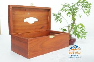 Hộp Giấy Ăn gỗ Hương hoa văn Thần Tài