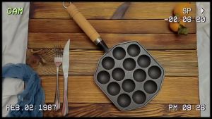 12 Holes Takoyaki Pan Cast Iron Japanese Takoyaki Maker Chibi Maruko Baking Mold Grill Pan Non Stick Coating Cookware