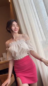 🌈MesubShop🌈 กระโปรงผ้าร่องเนื้อนิ่ม ผ่าข้าง รัดรูปเข้าทรงมาก แต่งลูกมินิมอลเซ็กซี่ รุ่น เอ็มเมี่