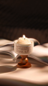 New Year Gift Set 200g Scented Candle Gift Box Camellia Porcelain Cup Design Home Decor Gift Wrapping Service