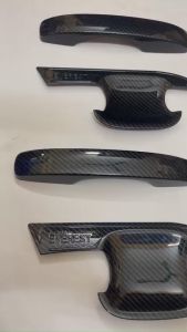 Ốp tay nắm hõm cửa CARBON xe Ford Everest 2022- NAY vân cacbon cao cấp