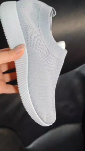 Best Sellers Women Lightweight Breathable Soft Sole Casual White Sneakers flat shoes Slip On Rubber Shoes For Women