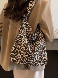 Spring Summer Large Capacity Leopard Print Womens Tote Bag Underarm Canvas Crossbody Bag for Commuting And Casual Use