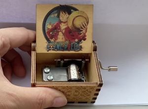 Bandai | Hộp Nhạc Quay Tay Bằng Gỗ Chạm Khắc Cổ Điển - Mô Hình Nhân Vật Hoạt Hình Độc Đáo - Quà Sinh Nhật Độc Đáo Dành Cho Người Từ 14 Tuổi Trở Lên Dùng Được Cho Cả Nam Và Nữ