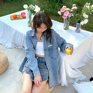 เสื้อแจ็คเก็ตยีนส์ทรงหลวมแขนยาวสไตล์วินเทจสำหรับผู้หญิงในฤดูใบไม้ร่วงปี 2024 เสื้อเชิ้ตแขนยาวทรงหลวมสไตล์ฮ่องกง