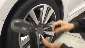 TYRE WAX SPONGE WITH HANDLE Wheel Waxing Polishing Sponge Washing Cleaning Brush Long Handle Brush Wax Polishing Washer