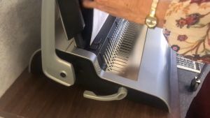 Fellowes Quasar 500 Manual Heavy Duty Comb Binding Machine (binding machine heavy duty binding machine comb binder comb binding machine)