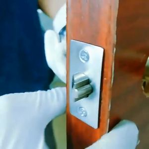 【จัดส่งฟรี】ลูกบิดประตู ลูกบิดห้อง สเตนเลสแท้ ไส้ทองเหลือง มีความปลอดภัยสูง เหมาะสำหรับประตูที่มีความหนา 35-50 มม. Door lock พร้อมดอกกุญแจ3ดอก