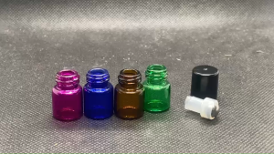 ขวด 2 มล.(25ใบ) ขวดแก้วเล็ก ลูกกลิ้งโลหะ + ฝาดำหมุน#12mm