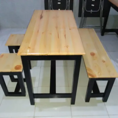 1 Set Meja Makan dan 3 Kursi (Bisa request warna)