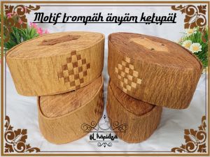 peci/kopiah kulit kayu waru | motif trompah anyam