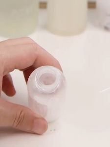 100ML Vacuum Pump Bottle – Shampoo & Liquid Storage Container Travel Lotion Dispenser Refillable Airless Lotion Bottle
