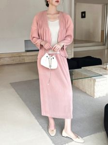 เสื้อคาร์ดิแกนสวมหัวแบบสีทึบของผู้หญิง Miyake #5160 (สามารถจับคู่ได้กระโปรง #1328)